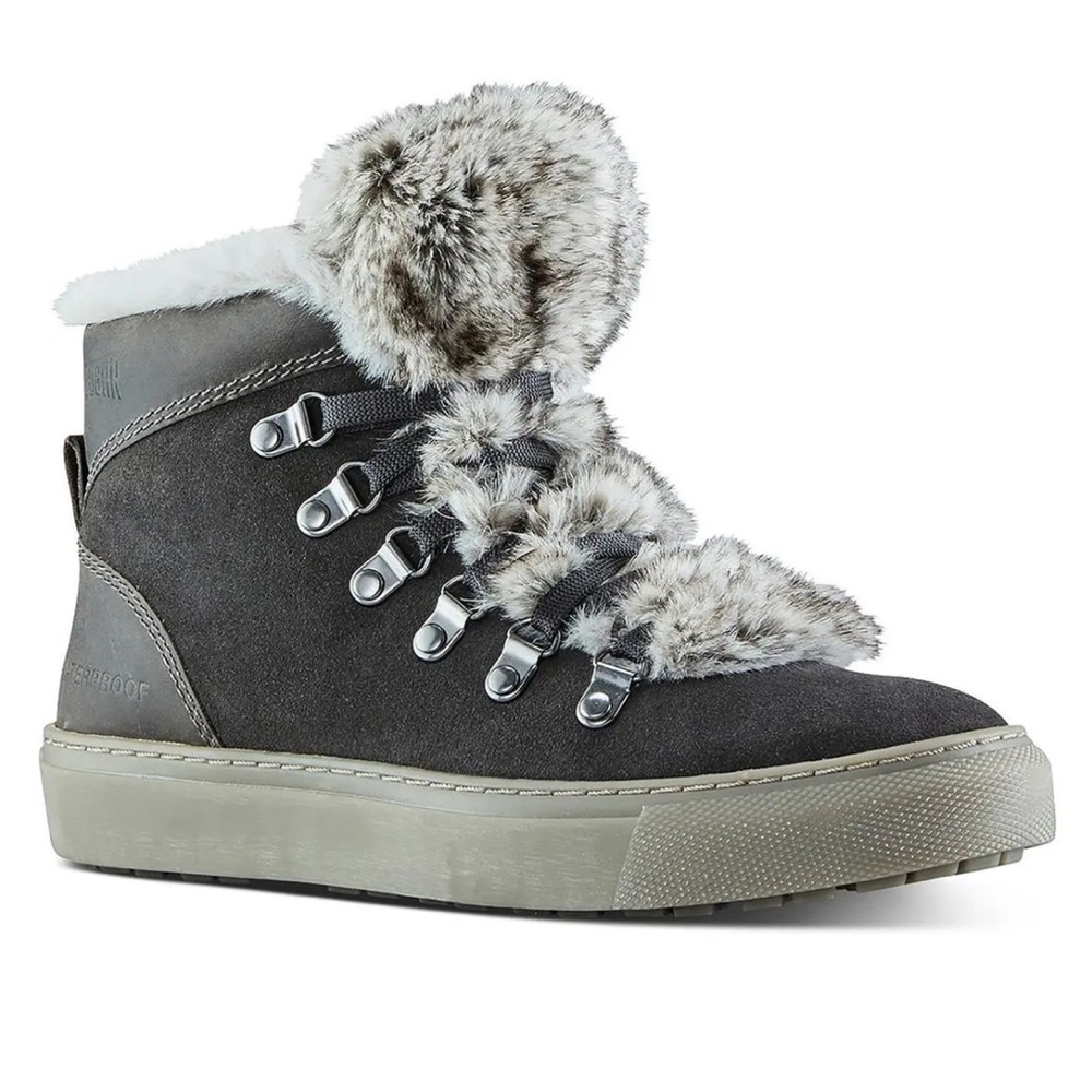 Cougar Daniel women’s waterproof lace up boot/sneaker size 8